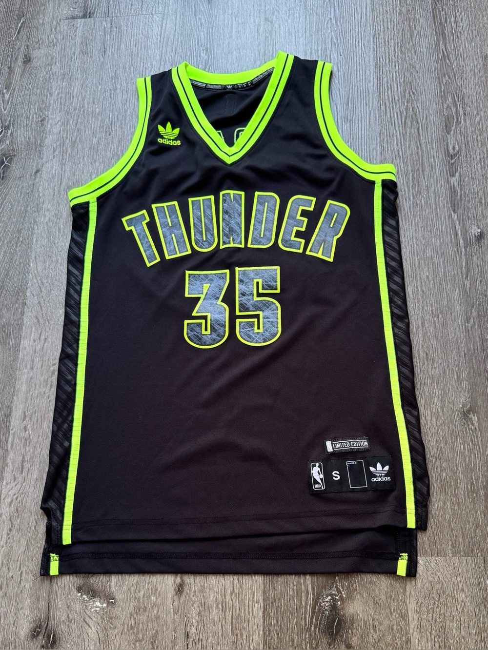 Adidas Originals Kevin Durant Thunder #35 Limited Edition Swingman Neon Small